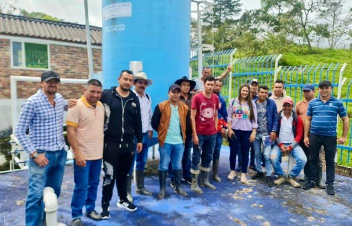 Secretaría de Medio Ambiente de Boyacá capacitó a fontaneros de tres municipios en potabilización de agua