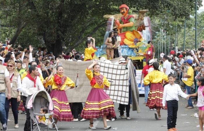 ¡Bienvenidas las fiestas de San Juan y San Pedro! • La Nación – .