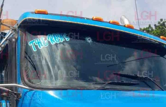 Atacan camión-remolque que transita por la troncal del Caribe, en La Guajira