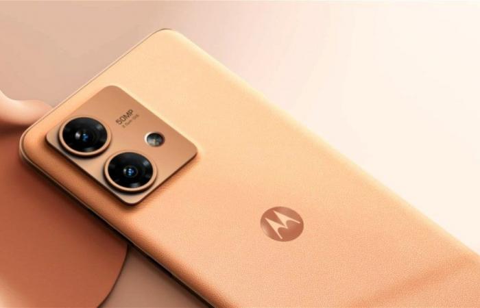 Este Motorola de gama media cuesta poco más de 300 euros, pero ofrece un rendimiento de gama alta.