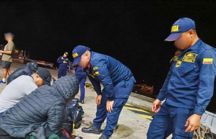 Armada de Colombia rescató a 32 migrantes irregulares cerca de la isla de San Andrés, la mayoría eran venezolanos