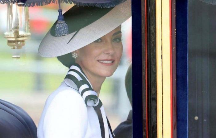 La extrema delgadez no ha restado ni un ápice la elegancia de la Princesa de Gales en su reaparición.