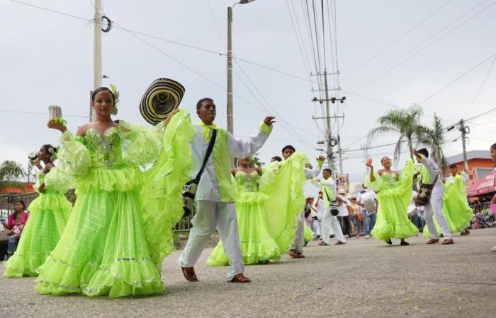 Más de 3 mil personas de municipios de Córdoba participaron en los Desfiles Folclóricos