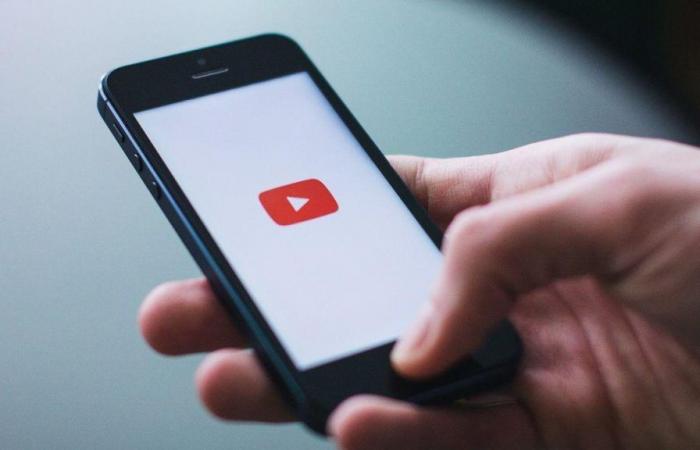 YouTube prueba un sistema para mejorar los chats en vivo y otras noticias