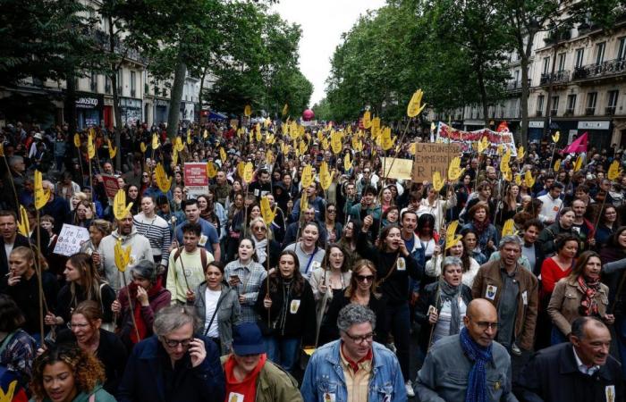 Decenas de miles de personas protestan contra el riesgo de que la extrema derecha llegue al poder en Francia