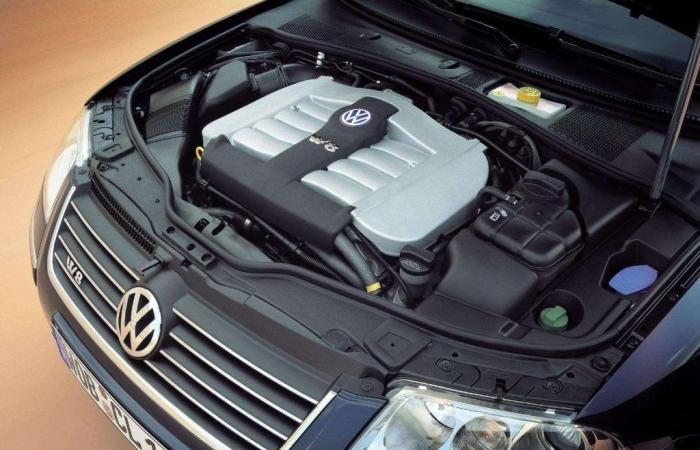 El exótico 8 cilindros, hoy a precio de ganga, con el que Volkswagen logró desafiar a los premium