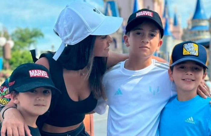 Las fotos de Antonela Roccuzzo con sus hijos en Disney mientras Lionel Messi se prepara para la Copa América
