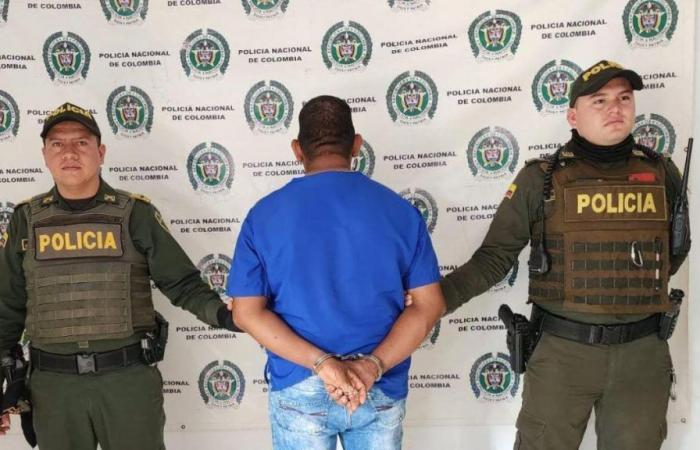 Policía colombiana capturó a dos presuntos feminicidas, uno de ellos habría asesinado a su pareja y el otro intentó acabar con su vida