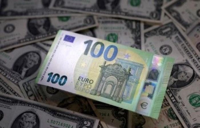 EUR/USD deshecho por la angustia política mientras el dólar esquiva los datos