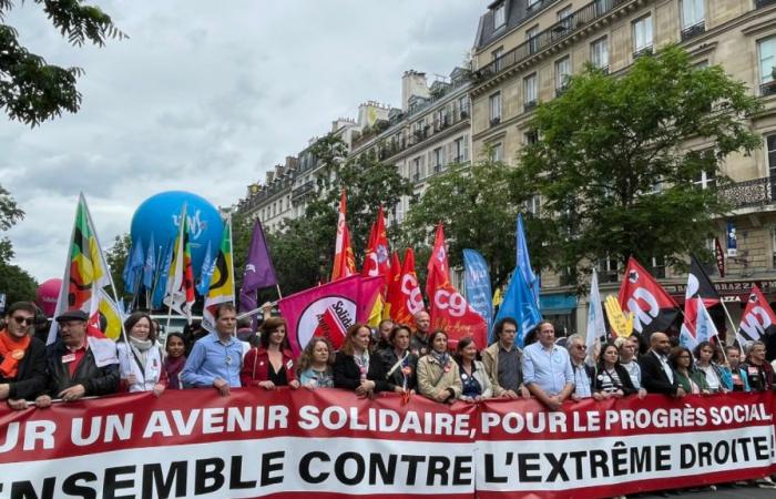 Más de 350.000 personas protestan en Francia contra el ascenso de la extrema derecha