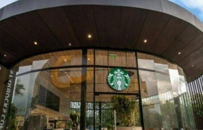 Los problemas que enfrenta Starbucks tras la caída de ventas en todo el mundo