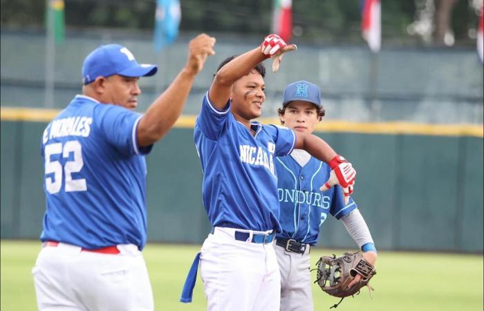 Segunda fecha de la serie latinoamericana de béisbol senior en Guatemala (+Fotos)