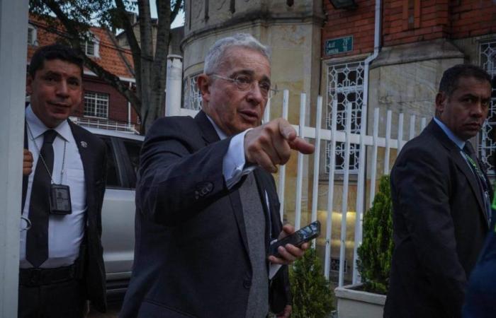 Álvaro Uribe opina sobre la situación de Colombia con la actual administración