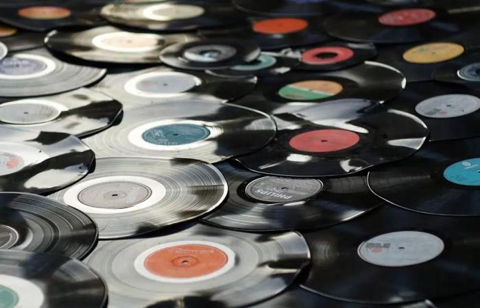 Señalan el contrabando de discos de vinilo como una industria clandestina
