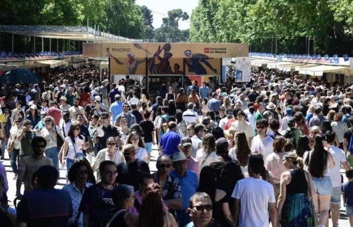 La Feria del Libro de Madrid cierra con cifras de ventas similares a 2023 y más visitas