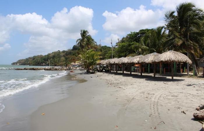 Restringen navegabilidad y acceso al mar por fuerte oleaje en Necoclí, Antioquia