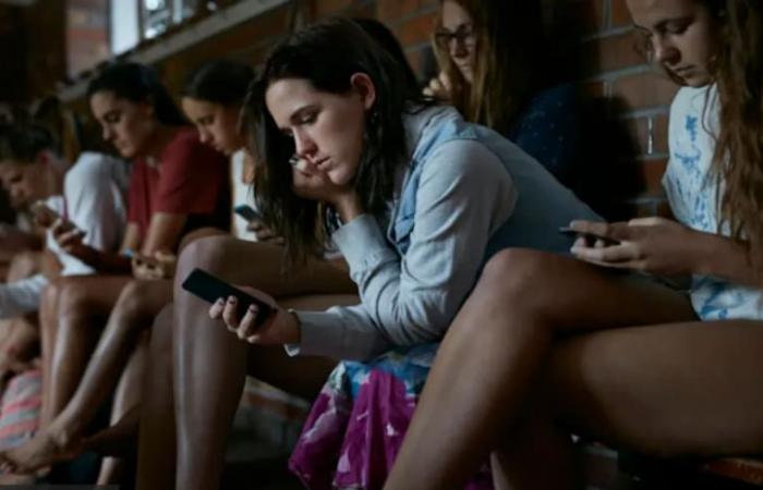 ¿Qué pasó cuando 10 adolescentes dejaron sus celulares durante 5 días?