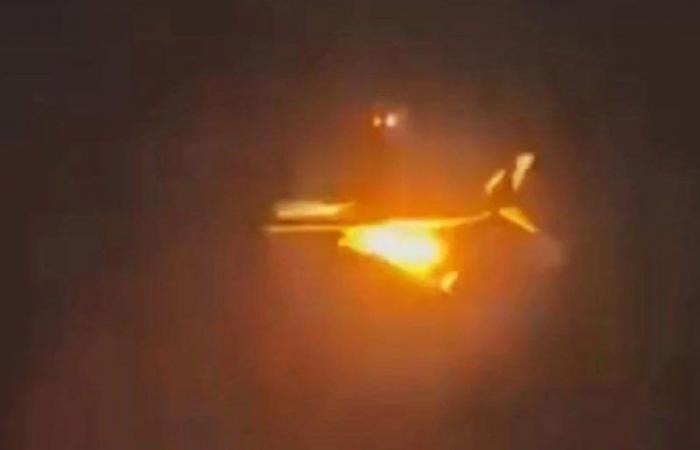 Un avión tuvo que realizar un aterrizaje de emergencia tras un incendio en un motor en Nueva Zelanda – .
