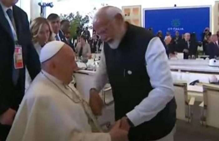 ASIA/INDIA – El Primer Ministro Narendra Modi se reúne con el Papa Francisco y lo invita a visitar la India – .