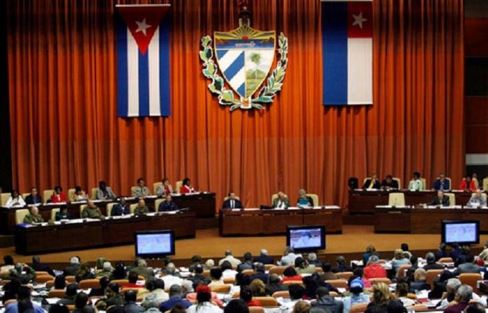 Parlamento de Cuba publica dos nuevos proyectos de ley