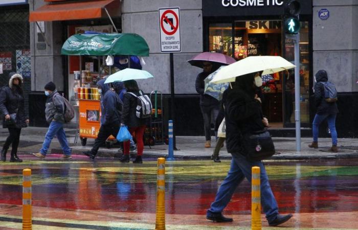 ¿A qué hora llueve en Santiago? Vuelven las precipitaciones a la capital