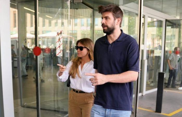 Gerard Piqué y Clara Chía reaparecen cariñosos y de la mano, minutos antes de su cita en la corte