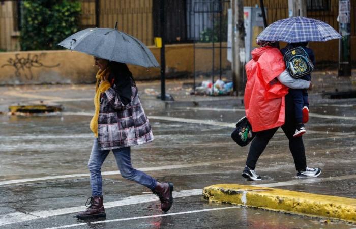 ¿Cuándo será el pico de precipitaciones en Santiago, según Meteorología?
