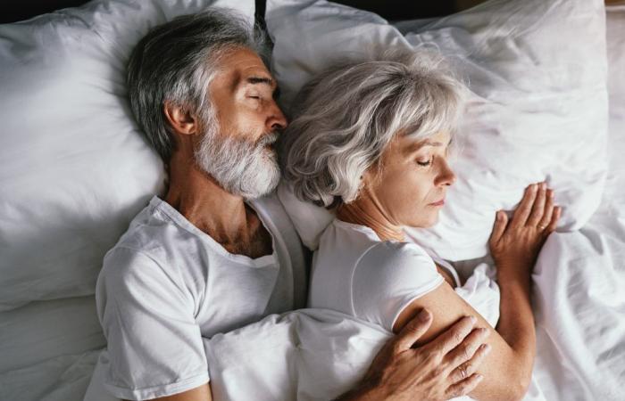 Cuándo ir a dormir para mejorar la salud mental y el envejecimiento, según la Universidad de Stanford