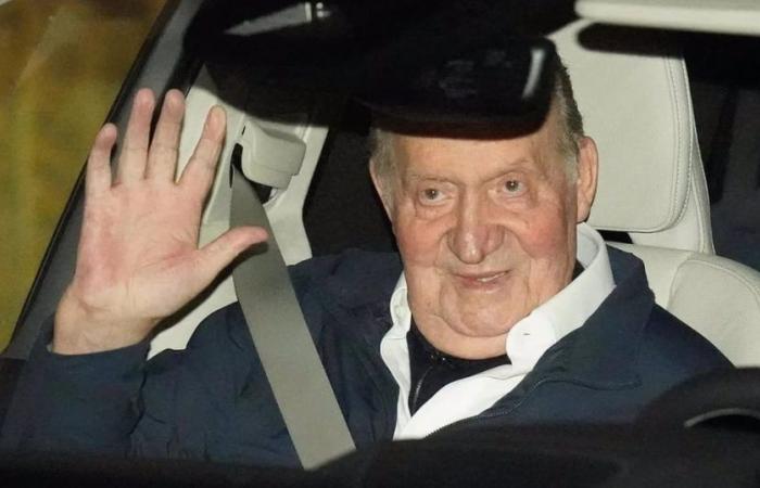 El rey Juan Carlos abandona España ante el décimo aniversario de la coronación de Felipe VI