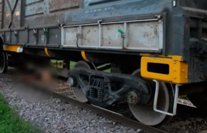 Un hombre fue atropellado y asesinado tras quedarse dormido en las vías del tren