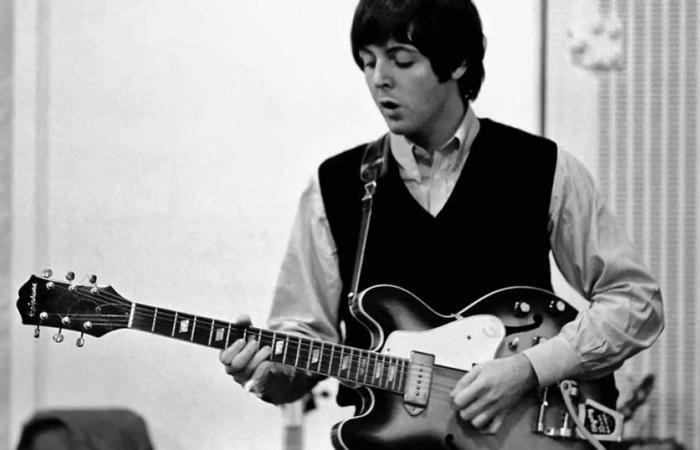 la canción de los Beatles que fue escrita por Paul McCartney para su madre