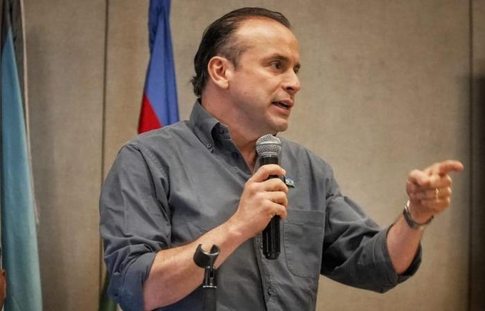 Alejandro Eder, alcalde de Cali, pidió al Gobierno de Petro revisar “la posibilidad de bombardear campamentos de grupos terroristas”