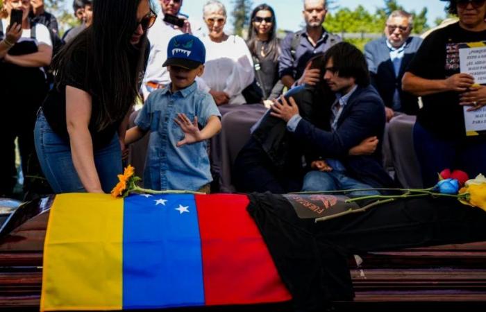 La familia del soldado venezolano asesinado en Chile, Ronald Ojeda, pidió ayuda al FBI para investigar su crimen