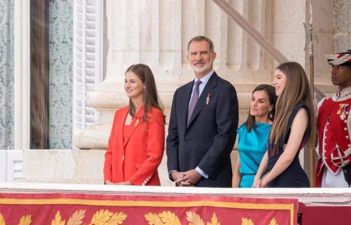 La reina Letizia y la infanta Sofía reciclan ‘outfit’ y la princesa Leonor se inspira en su madre en el décimo aniversario de la proclamación de Felipe VI