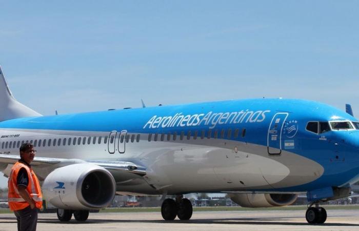 El Gobierno recortará rutas de Aerolíneas Argentinas