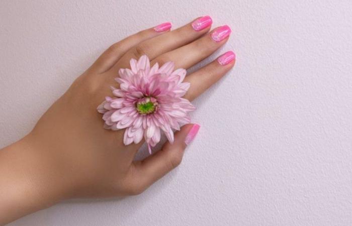 3 diseños de uñas ‘sunset nails’ que serán tendencia este verano