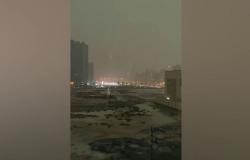 “Tormenta mortal en Dubai filmada por una mujer de Kerry – ‘Da miedo cuando vives en el desierto’ -” .