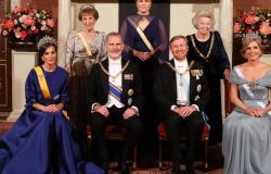 La reina Letizia, impresionante en la cena de gala en Holanda