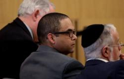 “El juicio por asesinato de un oficial de seguridad escolar de California termina en juicio nulo después de que el jurado no llega a un veredicto sobre el tiroteo de un joven de 18 años”.