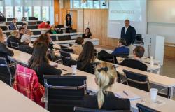 Salta habló en la Universidad Di Tella sobre el potencial productivo de Noa para el desarrollo económico