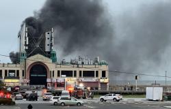 Incendio en el paseo marítimo de Atlantic City bajo control después de que más de 50 bomberos respondieran