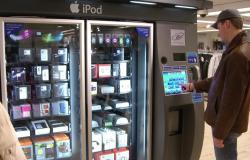 ¿Un iPhone en una máquina expendedora? Apple ya inventó algo parecido y la gente hacía cola para comprarlo