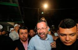 Revolcándose en la alcaldía de Bucaramanga, Beltrán pidió la renuncia de su gabinete