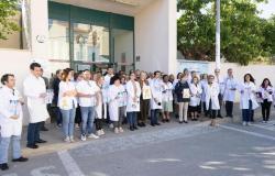Atentado sanitario murciano | Manifestación en apoyo al médico agredido en Calasparra