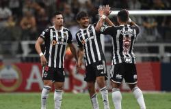 Atlético Mineiro venció a Peñarol con dos golazos en una jugada colectiva