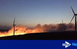 “Riesgo ‘muy alto’ de incendios forestales en partes de Escocia, ya que se insta al público a no encender fuegos al aire libre”.