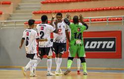 “UNV FC mantiene vivas las últimas esperanzas con la remontada sobre el Suva FC en la Liga de Campeones masculina de fútbol sala de la OFC -” .