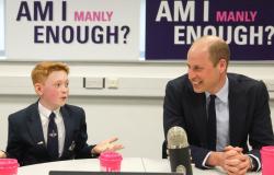 El príncipe William sorprende al niño que le escribió una carta sobre salud mental y revela el ‘broma de papá’ favorito de la princesa Charlotte