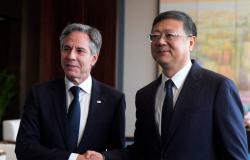 El máximo diplomático estadounidense Blinken pide “igualdad de condiciones” para las empresas en China