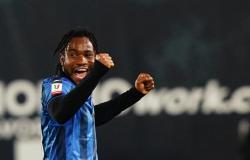 “El gol y la asistencia de Ademola Lookman llevan al Atalanta a la final de la Coppa Italia -“.
